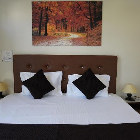Farsal Villa Srīnagar Екстериор снимка