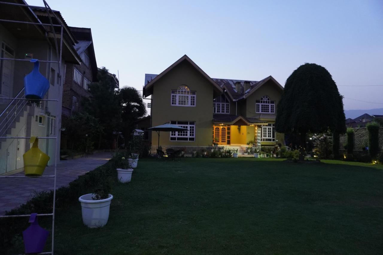 Farsal Villa Srīnagar Екстериор снимка