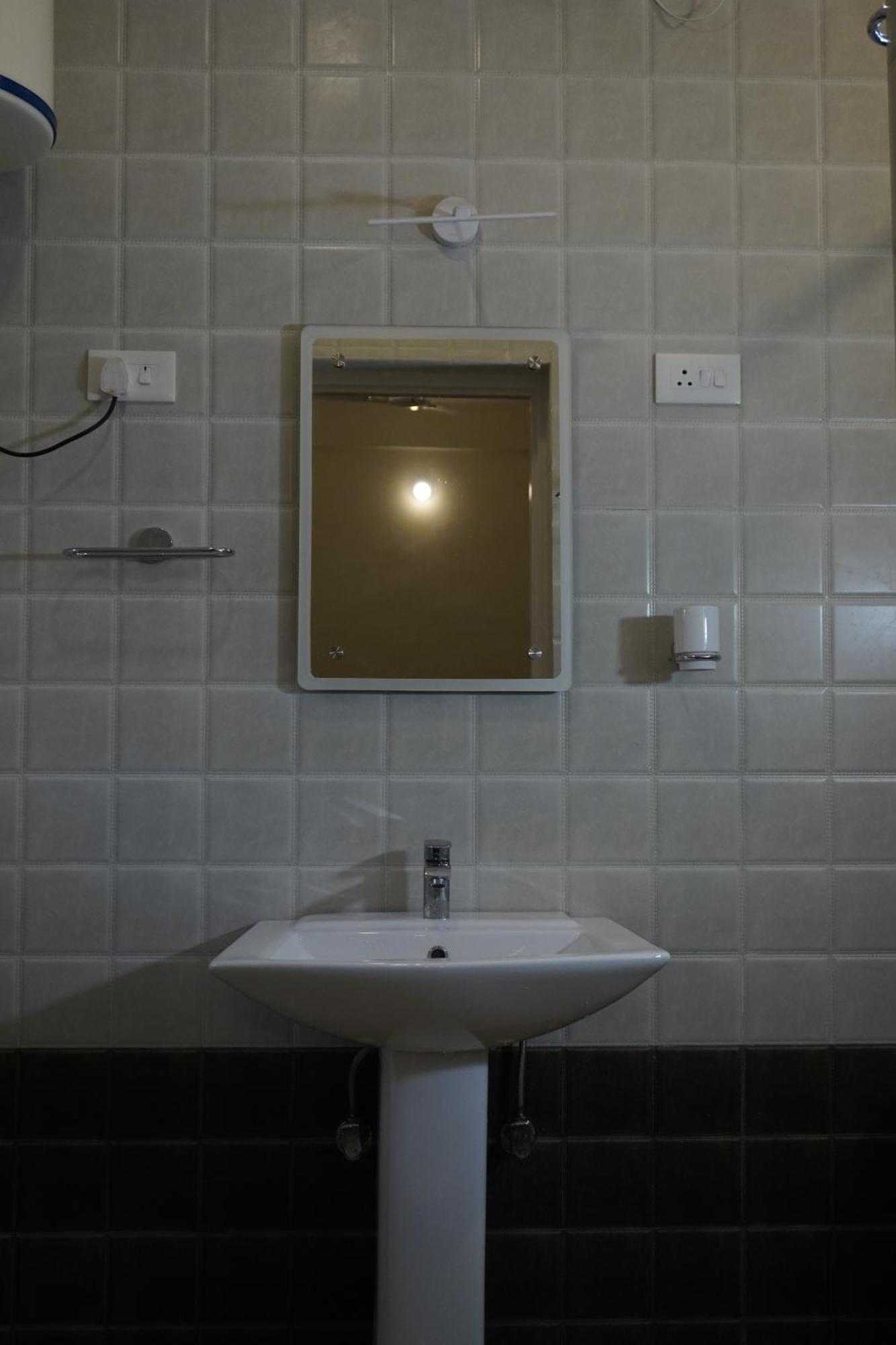 Farsal Villa Srīnagar Екстериор снимка