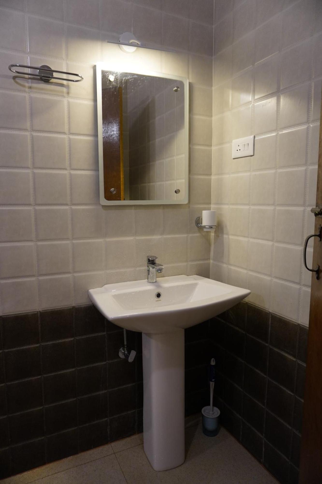 Farsal Villa Srīnagar Екстериор снимка