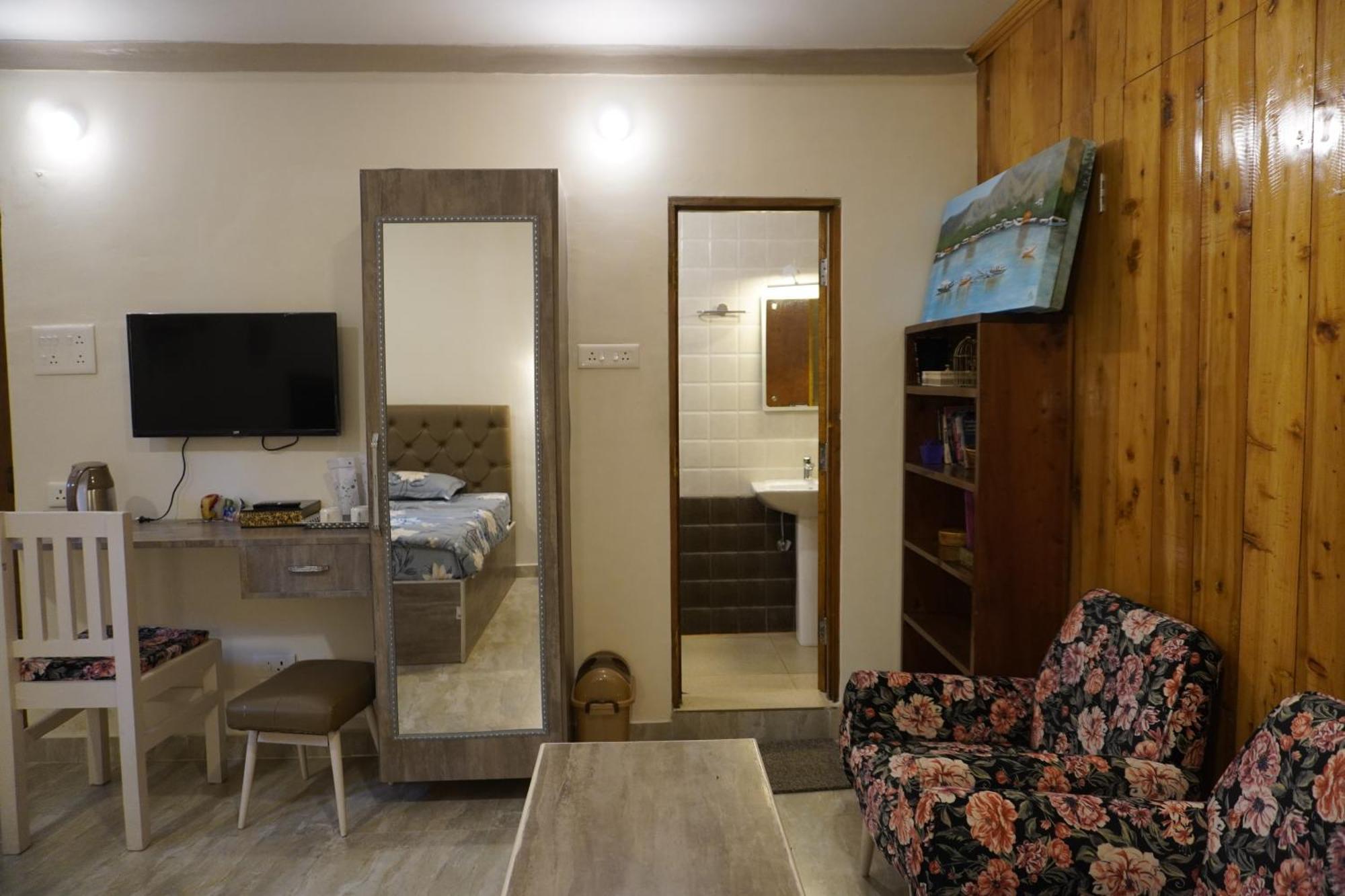 Farsal Villa Srīnagar Екстериор снимка